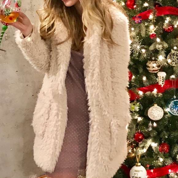 BB Dakota | Fur Mix-a-Lot Wubby Coat - Picture 8 of 8